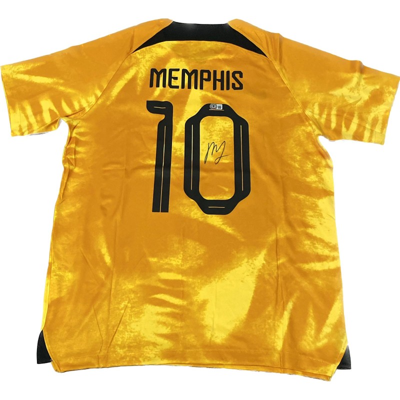 La maglia replica firmata di Memphis Depay per i Mondiali di calcio 2022 in Olanda