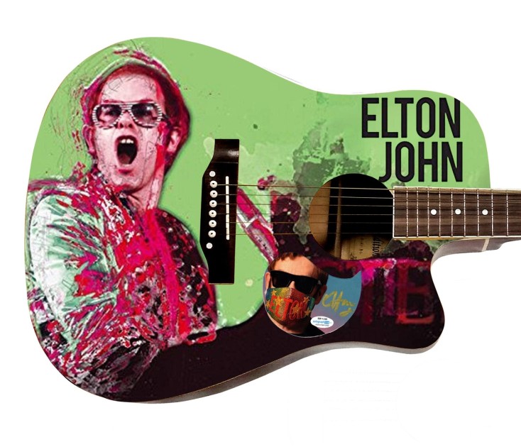 Chitarra acustica con grafica personalizzata firmata Elton John