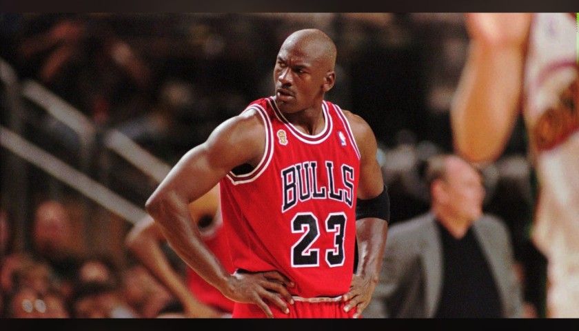 Chicago Bulls Sweatshirt - Signed by Michael Jordan