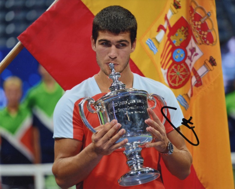 Photograph signed by Carlos Alcaraz