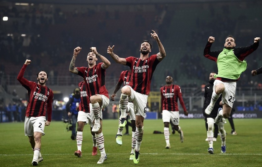 Pallone ufficiale Milan, 2021/22 - Autografato dalla rosa