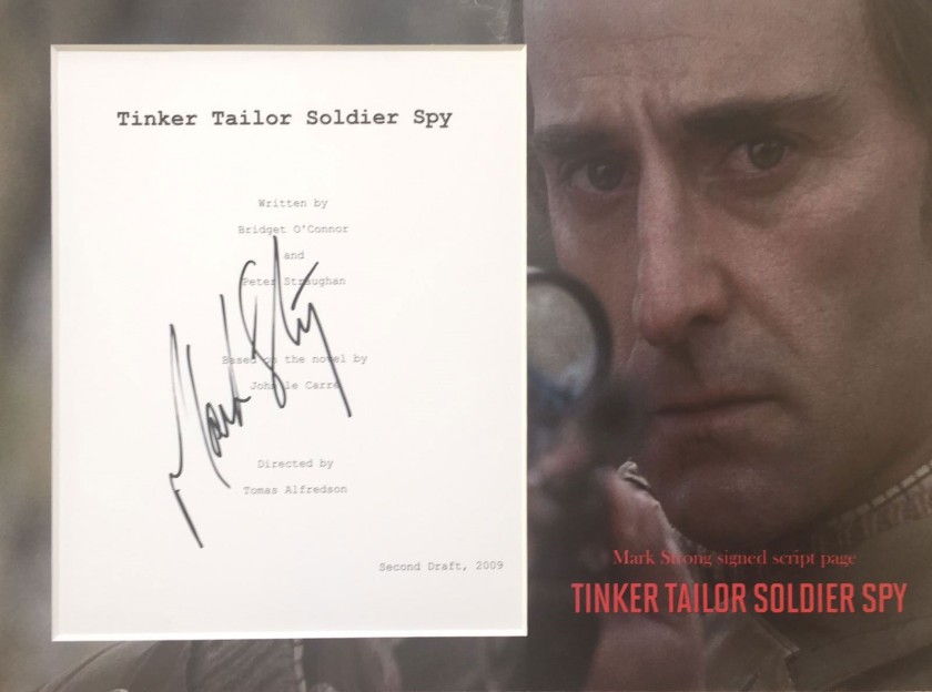 Montaggio sceneggiatura "Tinker Tailor Soldier Spy" autografata da Mark Strong 