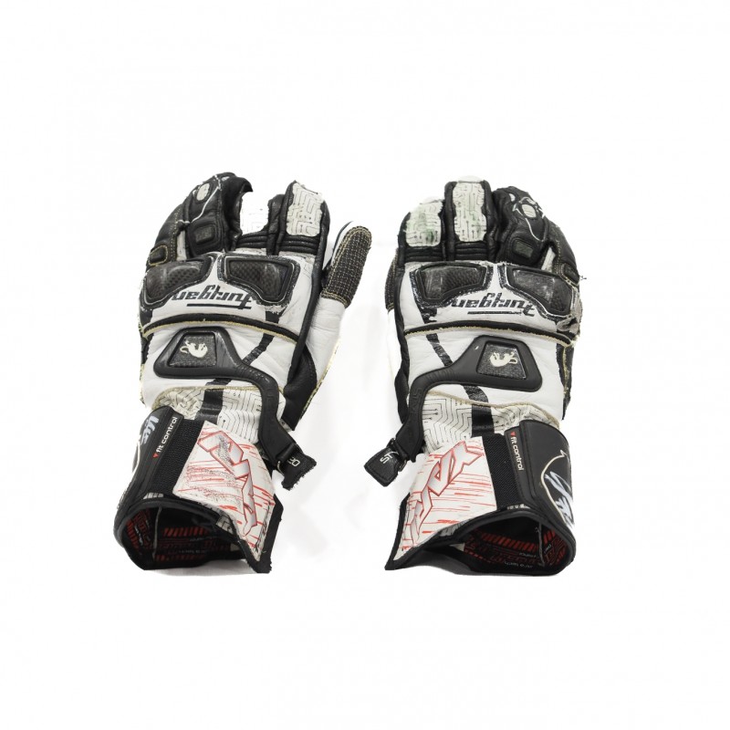 Yari Montella's 2023 WorldSSP Worn and Signed Gloves