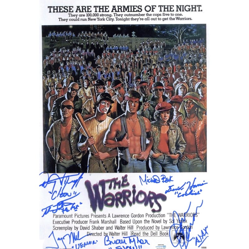 Poster firmato del cast del film I guerrieri