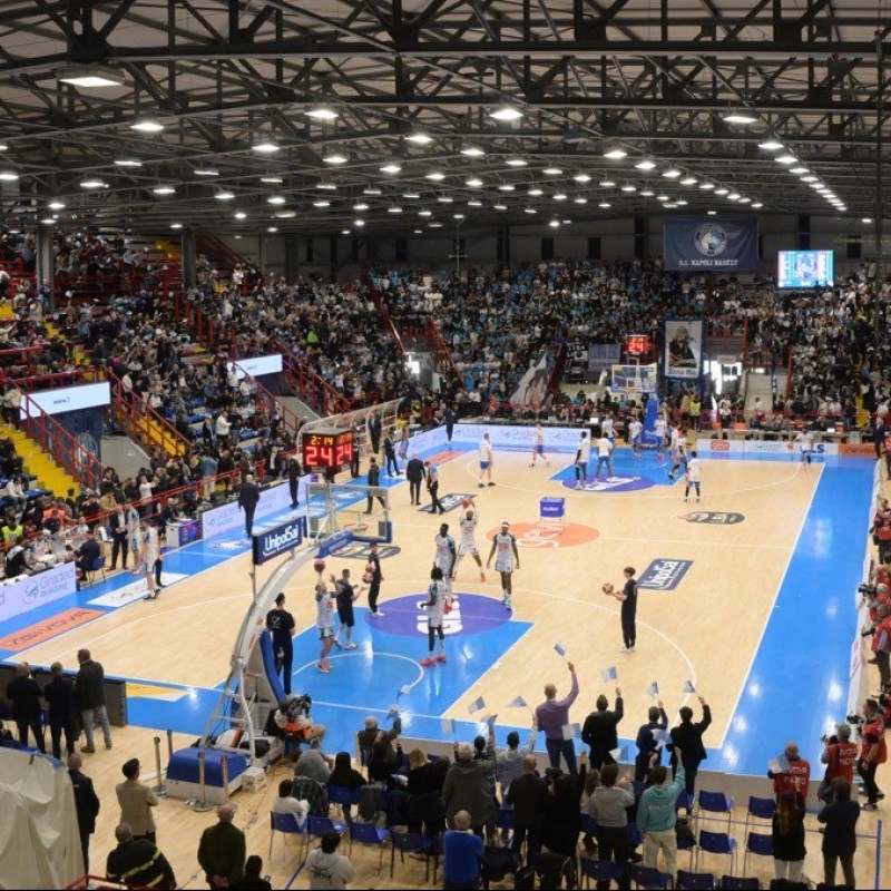 Walkabout Experience at Napoli Basket vs Sassari + Hospitality