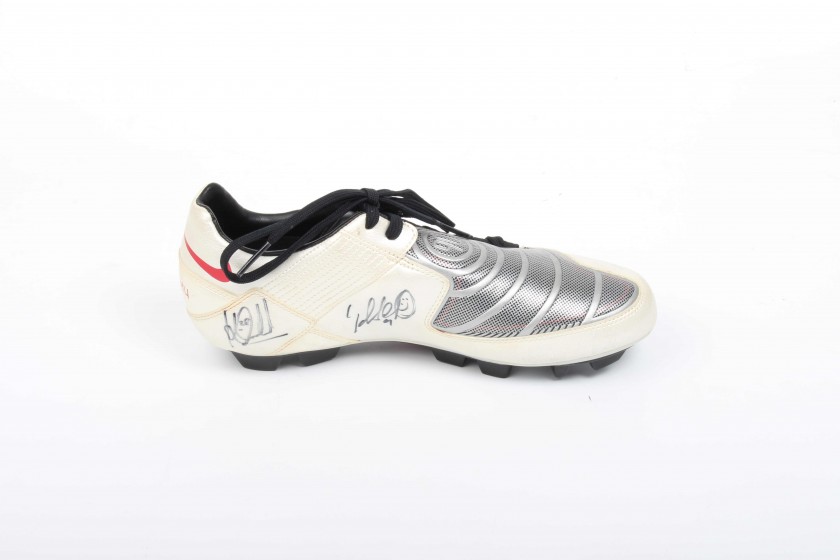 Nike Total 90 Football Left Boot Autographed by Arsenal Players