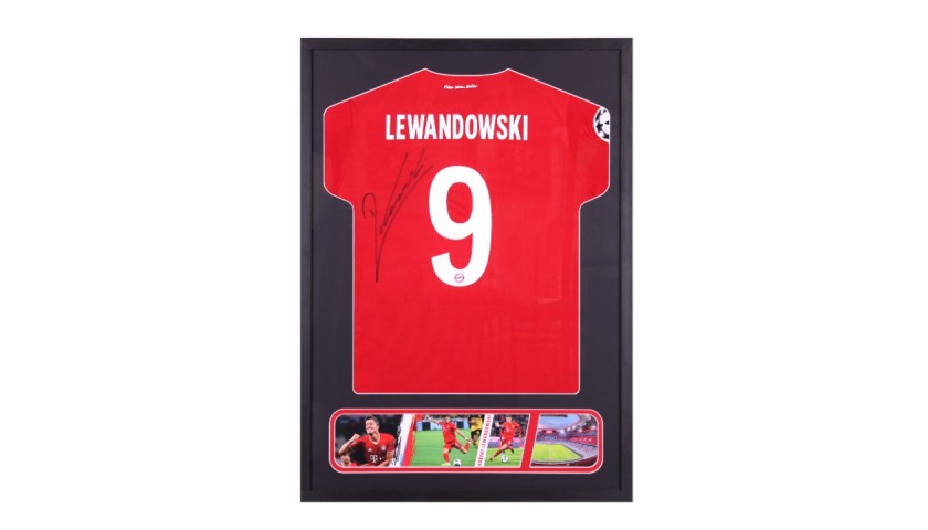 Lewandowski's Bayern Signed Shirt