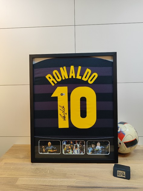 Maglia da trasferta di Ronaldo Nazario 1997/1998 firmata e incorniciata