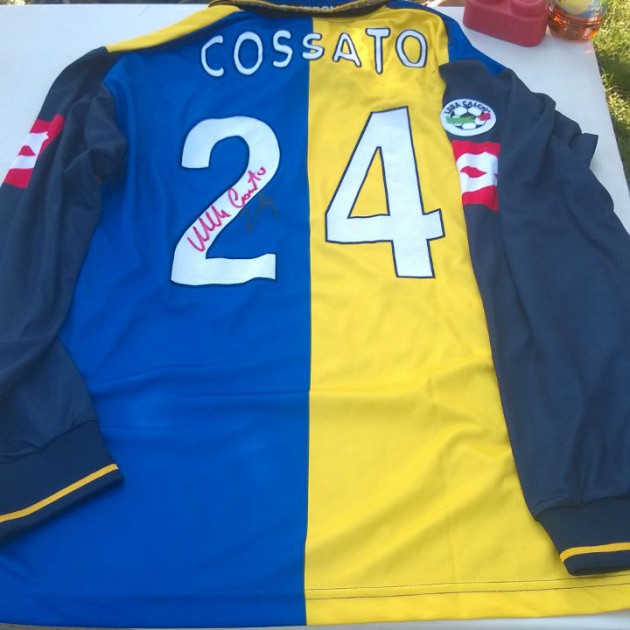 Michele Cossato gives you his signed Hellas Verona shirt, Serie A 2001/2002