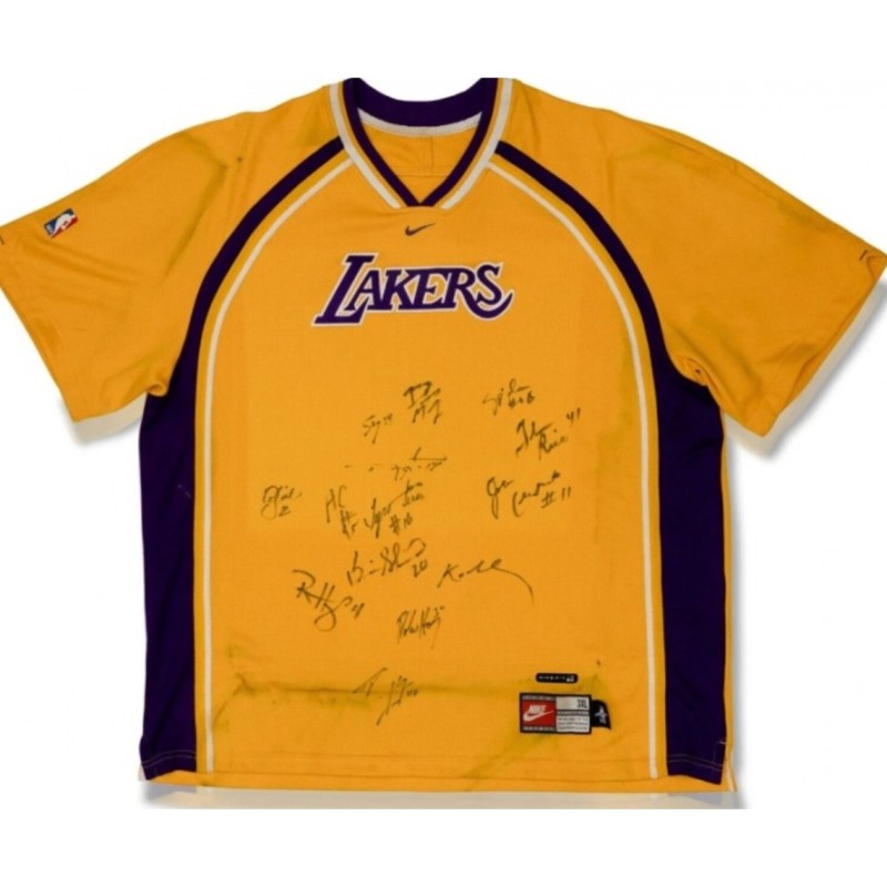 Kobe Bryant and Los Angeles Lakers 1999 Team Signed Jersey