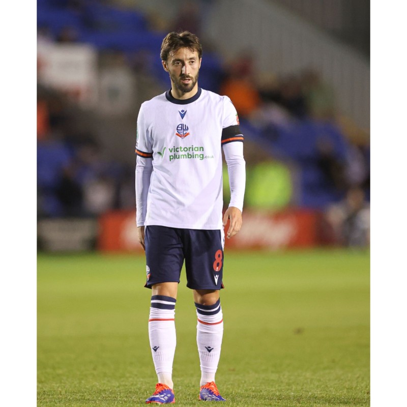 La maglia firmata di Josh Sheehan del Bolton Wanderers indossata durante la partita