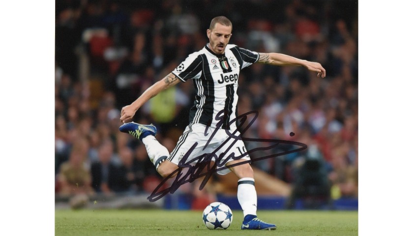 Leonardo Bonucci Signed Photograph