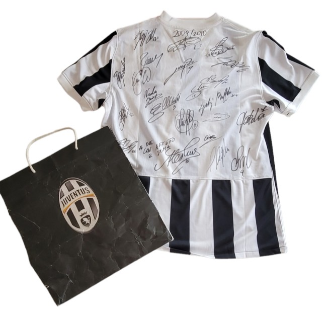 Juventus Match Shirt, 2009/10 - Signed by the Players