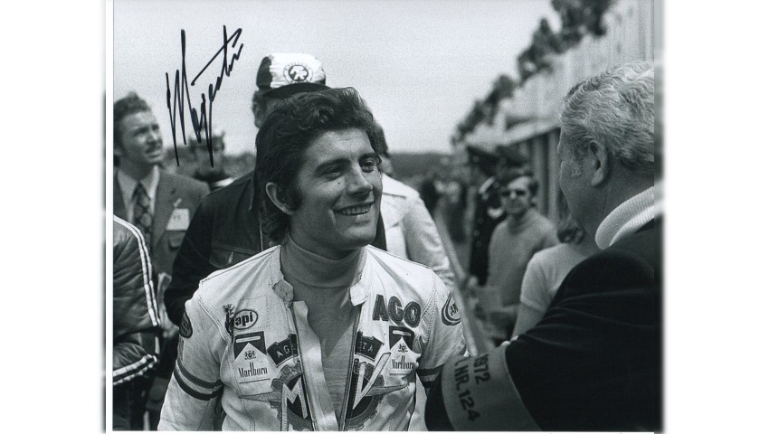 Photograph Signed by Motorbike Racer Giacomo Agostini