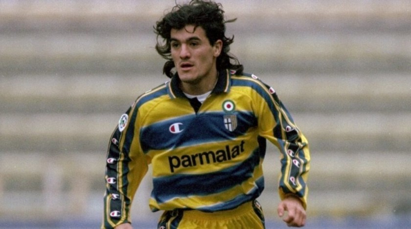 Ortega's Parma Signed Match Shirt, 1999/00
