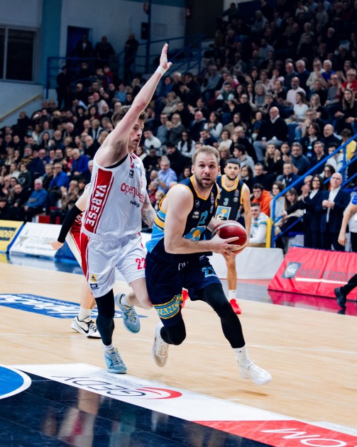 McCullough'Kit Vanoli Cremona vs Varese Basket 2024 - Worn and autographed