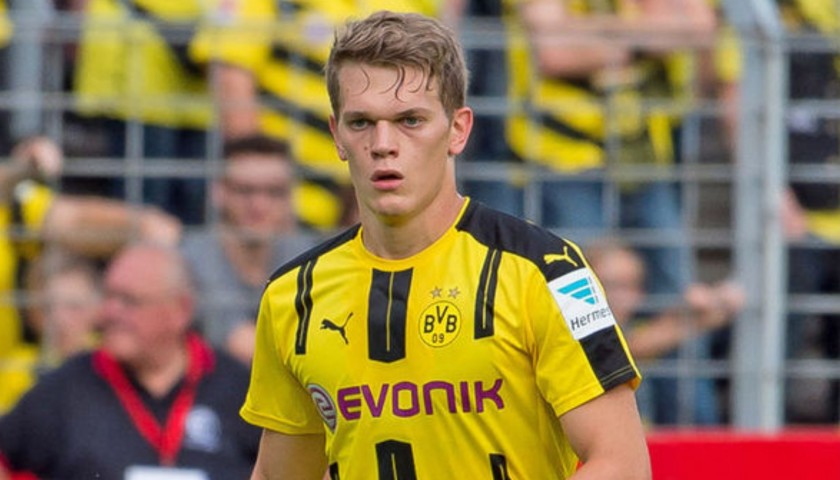 Ginter's Official Borussia Dortmund Signed Shirt, 2016/17 