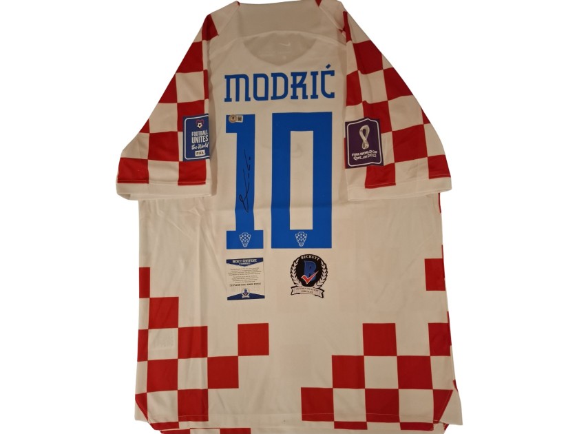 La maglia replica firmata di Luka Modric per i Mondiali di calcio 2022 della Croazia