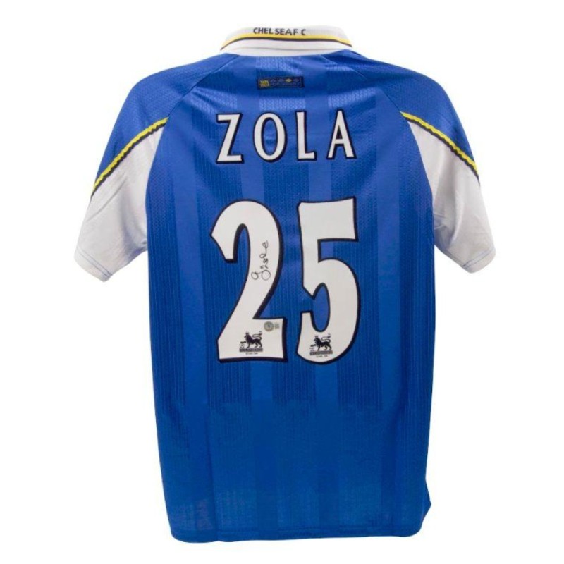 La maglia del Chelsea firmata da Gianfranco Zola