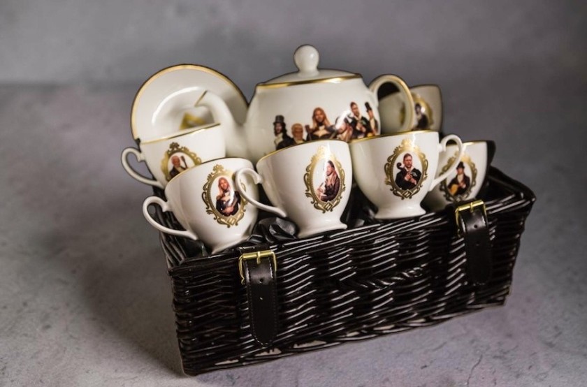 Foo Fighters Extremely Rare Complete Unused Tea Set In Basket