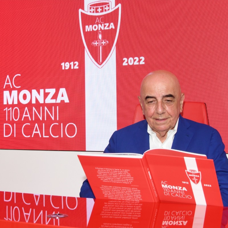 110 Anni di Calcio, con autografo e dedica personalizzata di Galliani