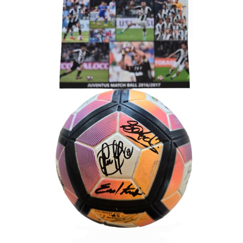 Pallone Match-Ball Juventus, 2016/17 - Autografato dalla Squadra