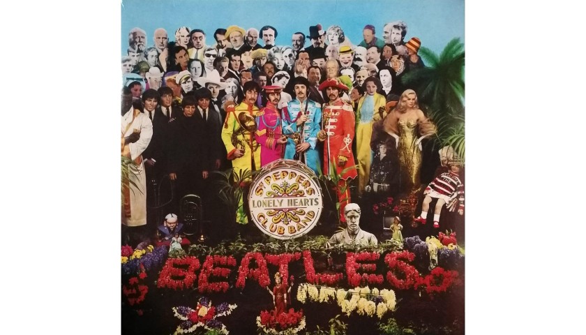 "Sgt. Pepper's Lonely Hearts Club Band" Vinyl and Radiofreccia Official T-shirt
