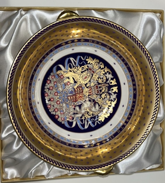 Limited Edition Longest Reigning Lionhead Bowl - Royal Collection