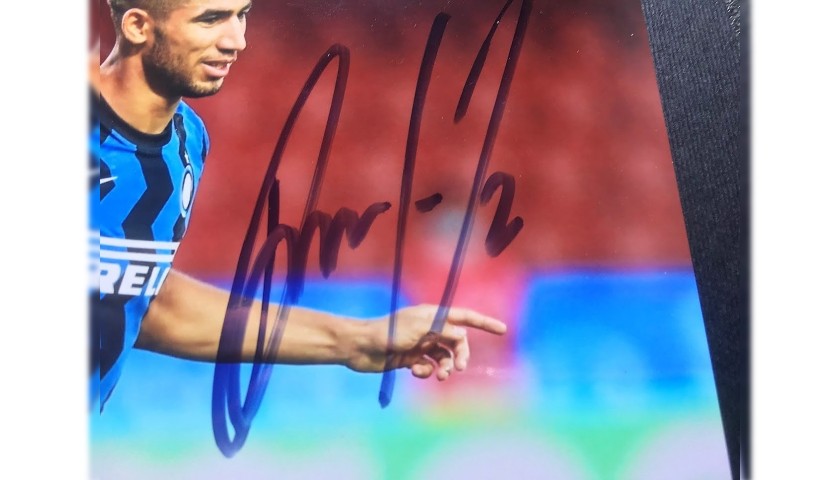 Achraf Hakimi Signed Photograph - CharityStars