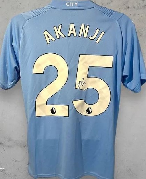 Maglia ufficiale firmata da Manuel Akanji per il Manchester City 2023/24