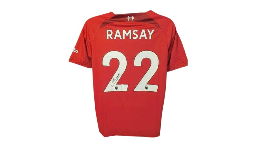 Maglia replica firmata di Calvin Ramsay per il Liverpool 2022/23