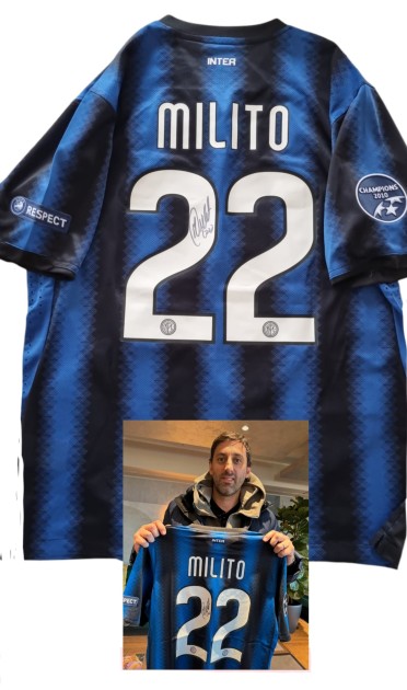 Milito's Inter Signed Replica Shirt, 2010/11