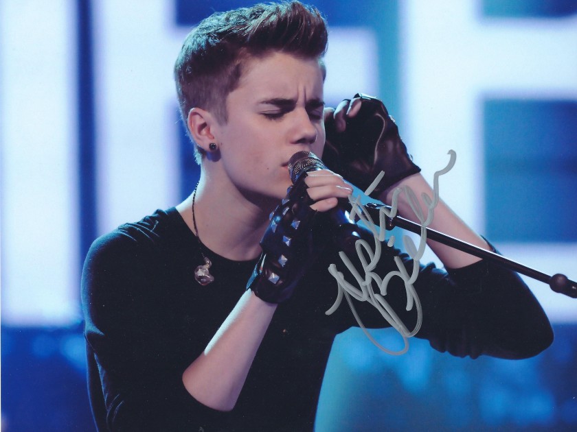 Justin Bieber, hand signed photo