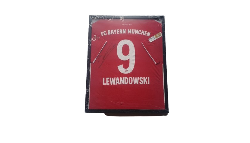 Lewandowski's Bayern Munich Signed and Framed Red Shirt