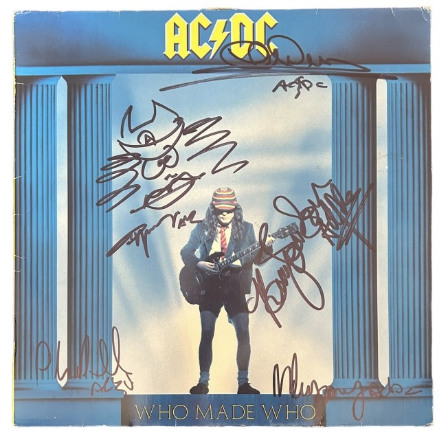 LP in vinile firmato "Who Made Who" degli AC/DC