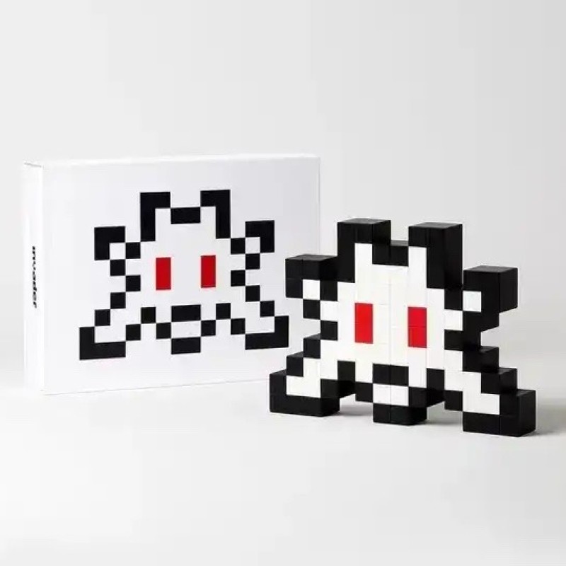 "3D Little Big Space"artwork by Invader