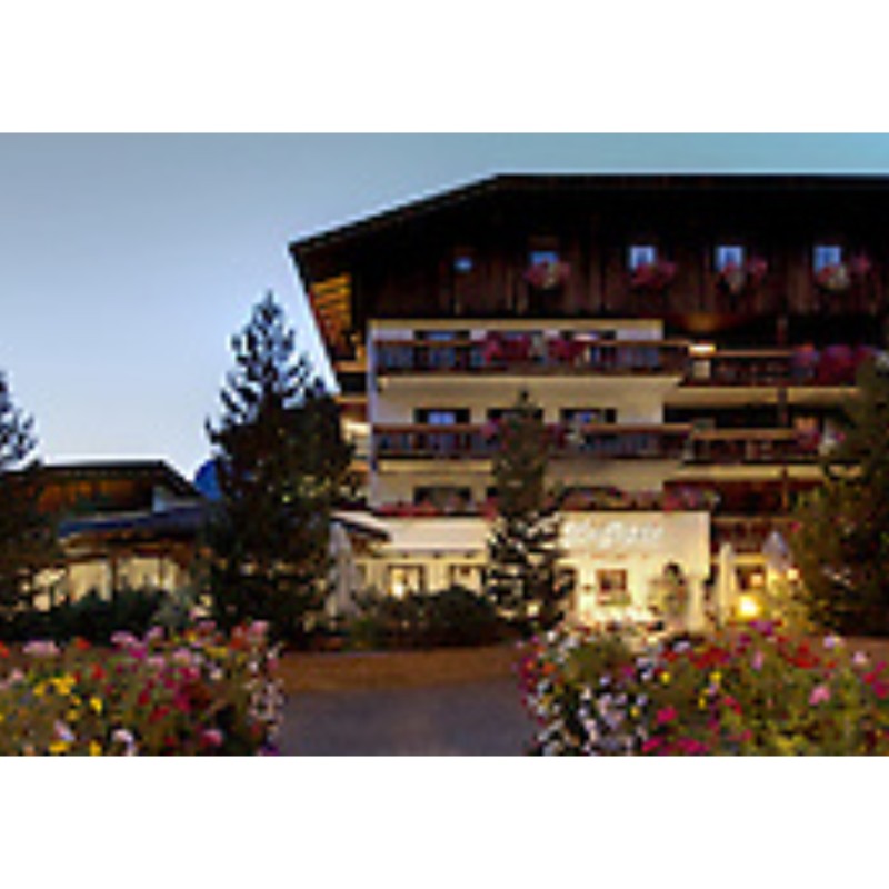 One-Night Stay for Two People at Hotel La Perla