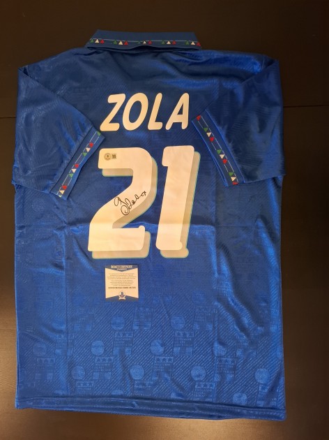 La maglia dell'Italia 1994 firmata da Gianfranco Zola
