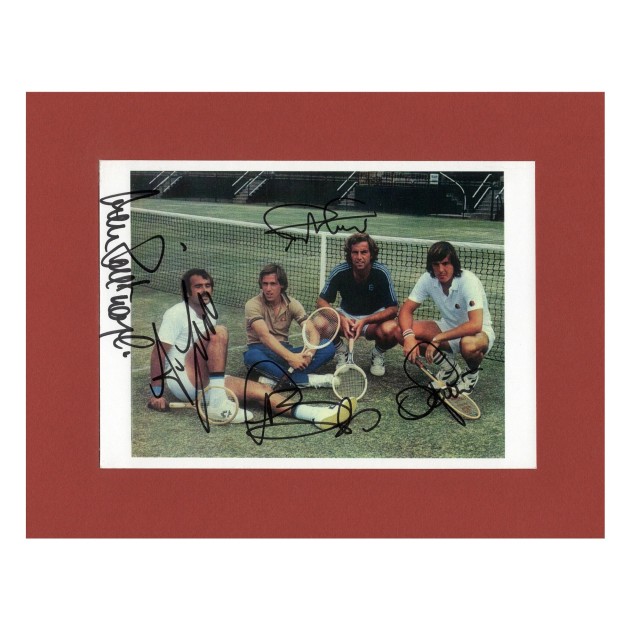 Tennis Coppa Davis 1976 - Display autografato da Panatta, Bertolucci, Barazzutti, Zugarelli e Pietrangeli 