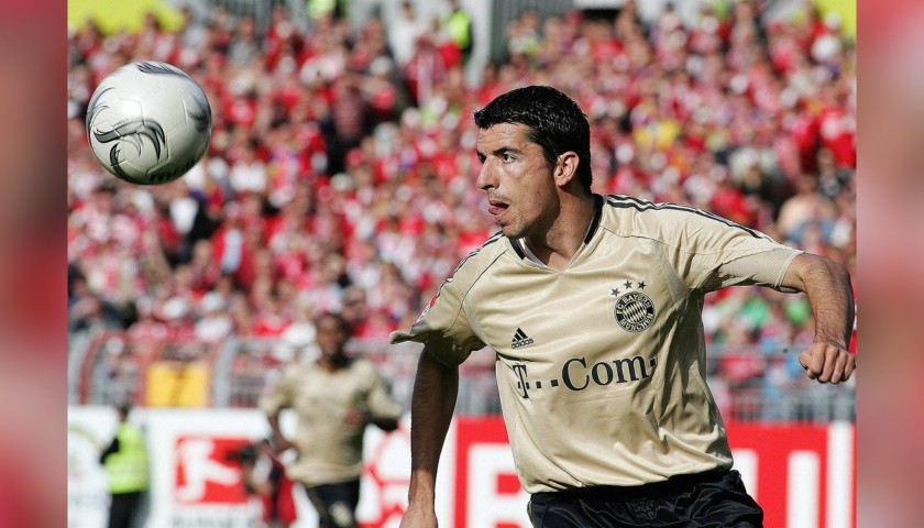 Makaay's Official Bayern Munich Signed Shirt, 2004/05