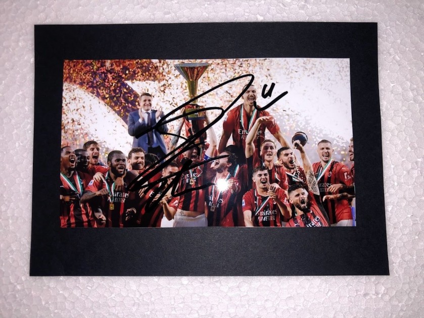 Zlatan Ibrahimovic Signed Photograph