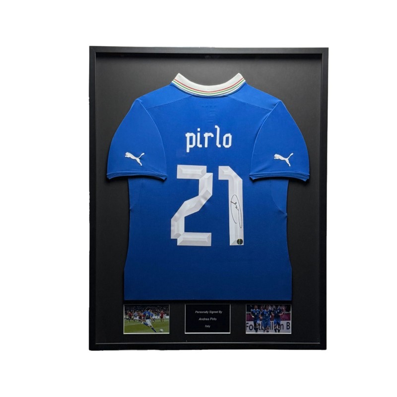 Camicia Italia 2012/13 di Andrea Pirlo firmata e incorniciata