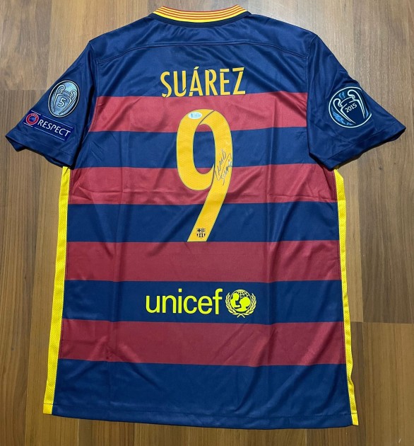 Maglia replica firmata di Luis Suarez per il Barcellona 2015/16