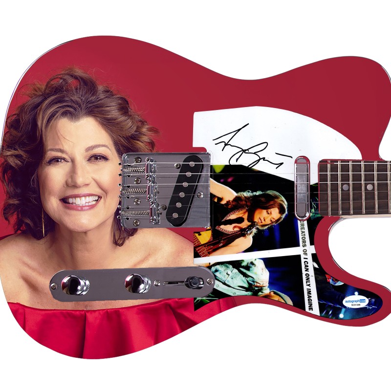 Chitarra con grafica personalizzata "Gleaming Grace" firmata da Amy Grant