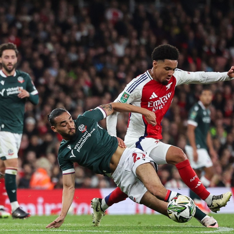 Maglia da trasferta firmata di Randell Williams del Bolton Wanderers, contro l'Arsenal