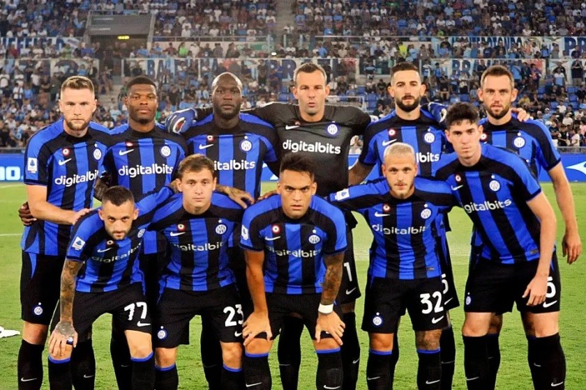 Calendario ufficiale Inter 2024 - Autografato dai giocatori - CharityStars