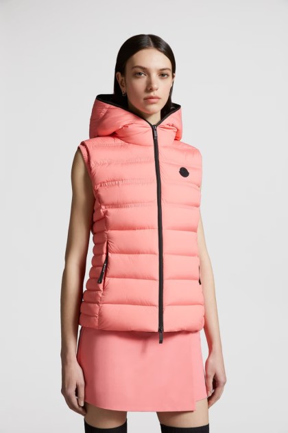 Moncler women's Serignan down jacket in laqué nylon