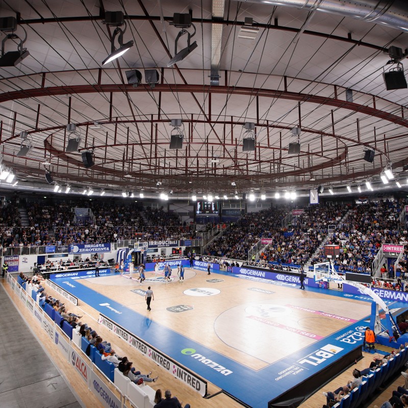 Assisti in poltroncina a Gara 3 Playoff, Brescia Basket vs Emporio Armani Milano + Meet & Greet