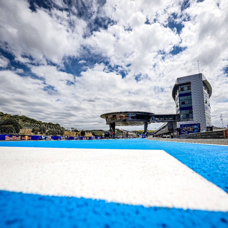 Esperienza di griglia sprint MotoGP™ per due persone a Jerez, Spagna. Più pass per il paddock nel fine settimana