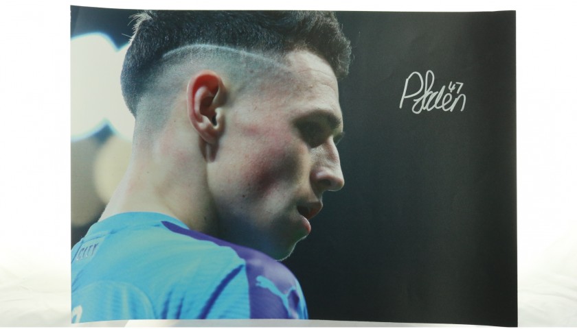 "Manchester City's Phil Foden" Signed Picture